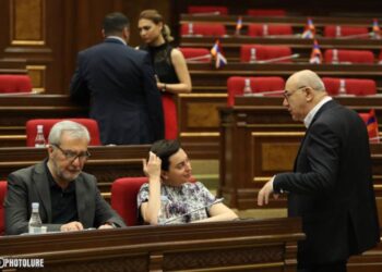 Գուրգեն Արսենյանը հրաժեշտի արարողակարգի մեջ է. «Ֆլորենս» ռեստորանում մեծ միջոցառում է կազմակերպել. «Հրապարակ»