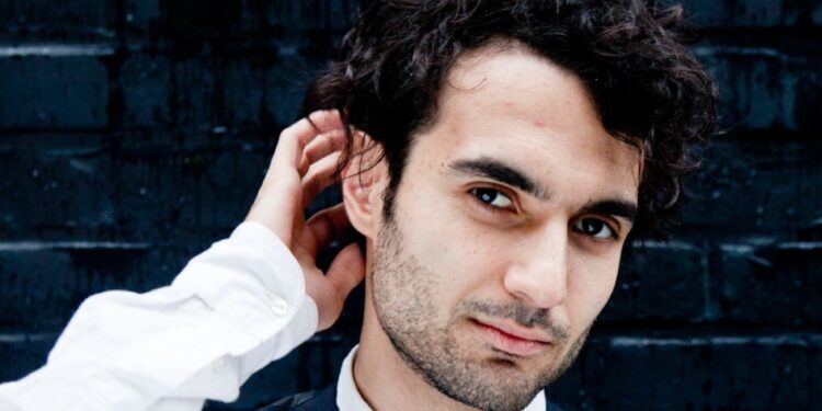 Քարերով հարվածել են ավտոմեքենային, որի մեջ է եղել Տիգրան Համասյանը․ Shamshyan.com