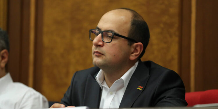 «Լուկաշենկոյին թող չթվա, թե Հայաստանի հետ կարող է խոսել այնպես, ինչպես Փաշինյանի հետ»․ Մամիջանյան