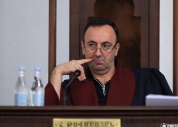 Հրայր Թովմասյանին դատարան բերման ենթարկելու որոշում կայացվեց