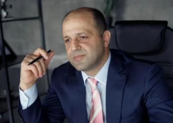 Հայաստանը փրկելու «հայտ ներկայացրած» Մհեր Ավետիսյանին բնորոշ է ԶԼՄ-ների հանդեպ ֆոբիան. «Ժողովուրդ»