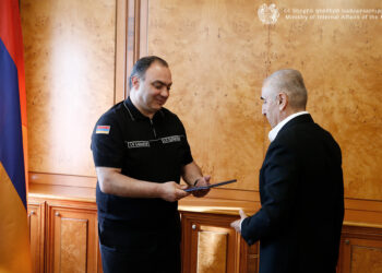 ՆԳ նախարարը պատվոգրեր է հանձնել «Շանթ» հեռուստաընկերության տնօրինությանն ու «Կախվածություն» հեռուստասերիալի անձնակազմին