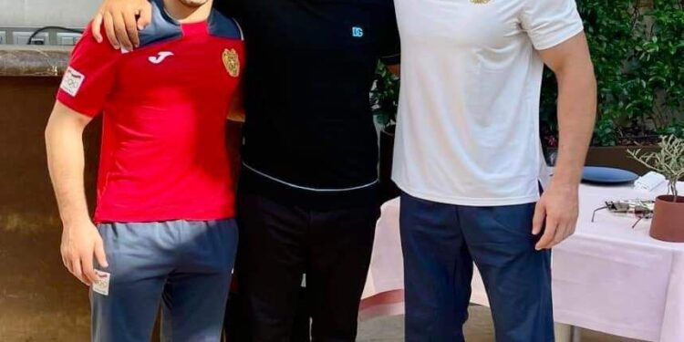 «Դուք ըմբշամարտի արքաներ եք». Արթուր Աբրահամը Փարիզում հանդիպել է Արթուր Ալեքսանյանին ու Մալխաս Ամոյանին