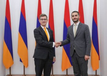 Փաշինյանն արդեն թույլ է տալիս, որ իր երկրում այլ պետության դեսպանությունը բացահայտ պայքարի իր ռազմավարական դաշնակցի դեմ. «Հրապարակ»