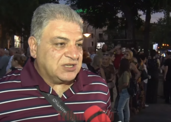 Է՞դ է ձեր ուժը պատում՝ կարտոֆիլ ու ձվեր նետել պատի վրա. Վահագն Մելիքյան. տեսանյութ