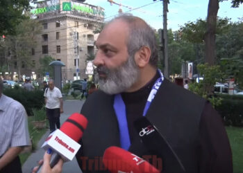 Ամեն առաջարկողի հետ բաղնիք գնացող. Բագրատ սրբազանը՝ Արամ Զավենիչին. տեսանյութ