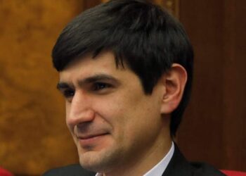 Արագածոտնի մարզպետն ինքն իր դեմ «հաղորդում» է տվել. պետական աշխատանքին զուգահեռ նա բիզնեսով է զբաղվել. «Ժողովուրդ»