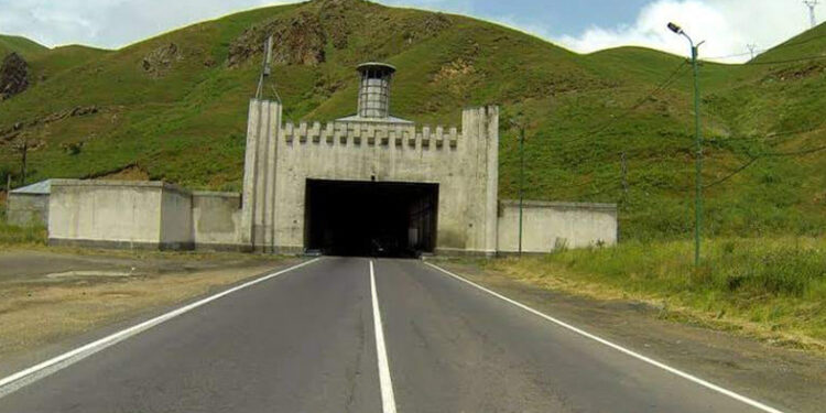 «Ճանապարհային դեպարտամենտը» հորդորում է խոտով գերբեռնված և ոչ ստանդարտ չափսերով բեռնատարների երթևեկը չիրականացնել Դիլիջանի թունելով