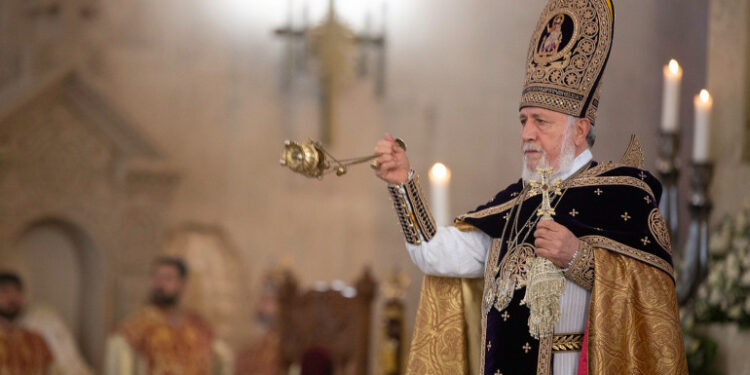 Իշխանությունները եկեղեցու դեմ նոր սադրանք են կազմակերպում. «Հրապարակ»