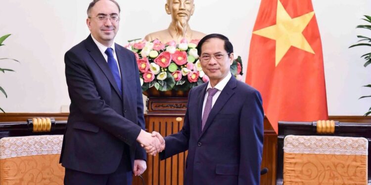 Վիետնամում ՀՀ դեսպանը երկրի ԱԳ նախարարին է ներկայացրել «Խաղաղության խաչմերուկ» նախագիծը