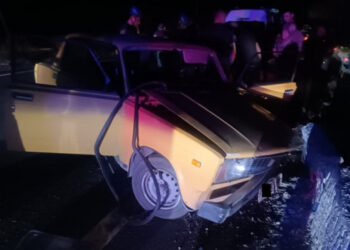 «Չայնիի ոլորաններում» «VAZ»-ը դուրս է եկել երթևեկելի հատվածից և բախվել արգելապատնեշին. 2 մարդ հոսպիտալացվել է