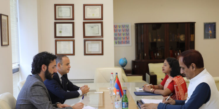 Զարեհ Սինանյանն ու Հնդկաստանի դեսպանն անդրադարձել են Երևանում կայանալիք համաշխարհային հայկական գագաթնաժողովին