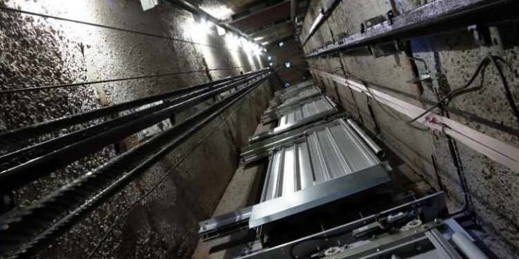 Երևանում մեկնարկել է 500 վերելակի փոխարինումը. տեսանյութ