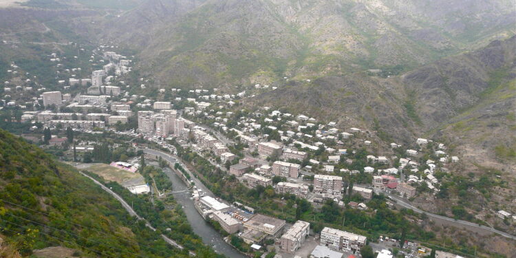 Ինչպե՞ս են փաստաթղթերով զավթել իշխանությունը Ալավերդի քաղաքում. «Ժողովուրդ»