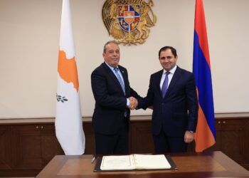 Սուրեն Պապիկյանն ընդունել է Կիպրոսի պաշտպանության նախարարին