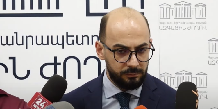 «Երբ ԼՂ վերնախավին ասում էին՝ գնացեք Սոֆիա՝ բանակցելու, դաշնակցականները ներսում փոխեցին նախագահին ու ԼՂ ներկայացուցիչներին ուղարկեցին Եվլախ». Արթուր Հովհաննիսյան