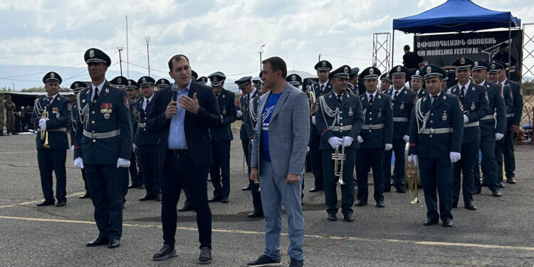 «ԱՐԶՆԻ» ռազմական օդանավակայանում կայացել է Ավիամոդելային 2-րդ փառատոնը. ներկա է եղել ԲՏԱ նախարարի տեղակալը