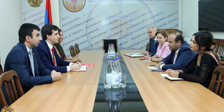 ԱՍՀ նախարարը և Հայկական Կարմիր խաչի ընկերության նախագահը քննարկել են համատեղ նախատեսվող նախաձեռություններին առնչվող հարցեր