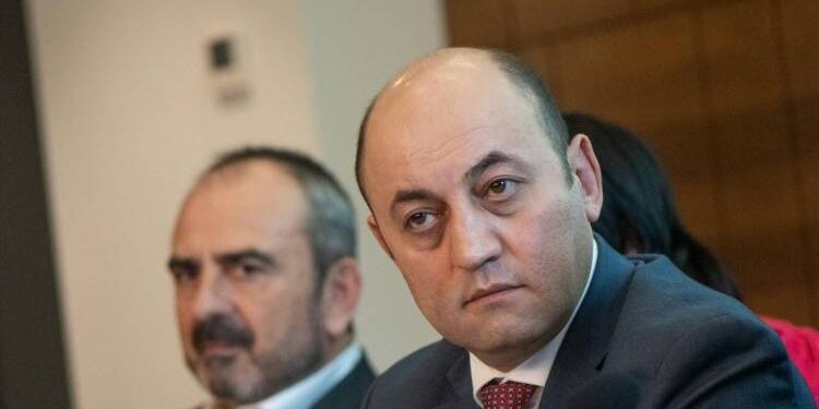 ԱՄՆ-ում նախկին տաքսու վարորդ, ՀՀ-ում նախկին թաղապետ և փոխնախարար Ավետ Պողոսյանին դաբրո են տվել ՀՌՀ անդամ դառնալու համար. «Հրապարակ»