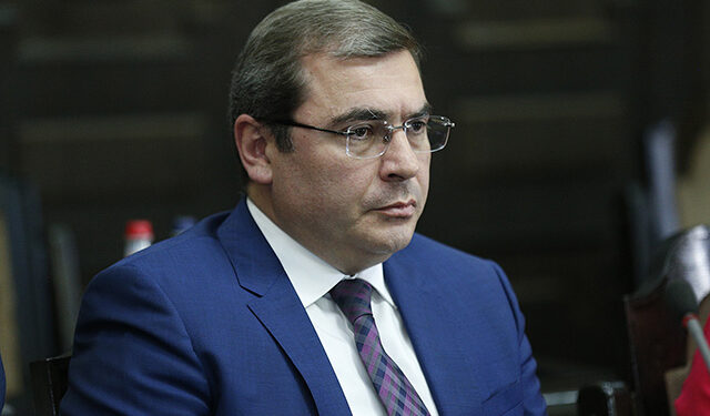 «Խնդիրը ո՛չ սրանց, ո՛չ էլ մեծամասնության մեջ է, խնդիրը մեր՝ փոքրամասնության մեջ է, որը պառակտված է». Դավիթ Անանյան