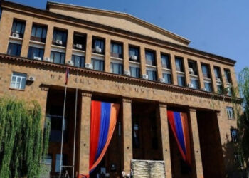 ԵՊՀ-ի և Բրյուսովի անվան համալսարանի տասնյակ դասախոսներ զրկվել են իրենց աշխատանքից՝ ընդդիմադիր հայացքների համար. «Փաստ»