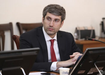 Նախարար Գրիգոր Մինասյանին պաշտոնանկ անելու համար մոտ 20 ՔՊ-ական է ստորագրել