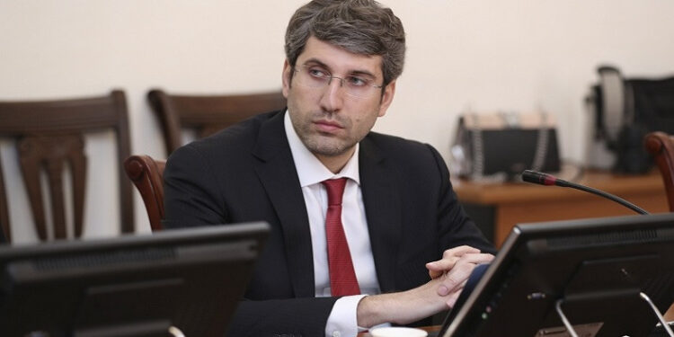 Նախարար Գրիգոր Մինասյանին պաշտոնանկ անելու համար մոտ 20 ՔՊ-ական է ստորագրել