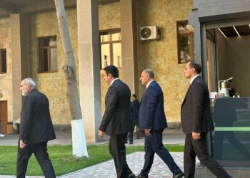 Նիկոլ Փաշինյանը ՝ ԱԺ-ի նորաբաց սրճարանում