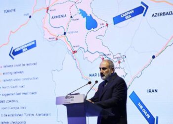 Տպավորություն է, որ երբեմնի դուխով վարչապետն առաջիկայում խնդրագիր-աղերսագիր է հղելու Ալիևին կամ էլ լացելով լայվ է մտնելու. «Հրապարակ»