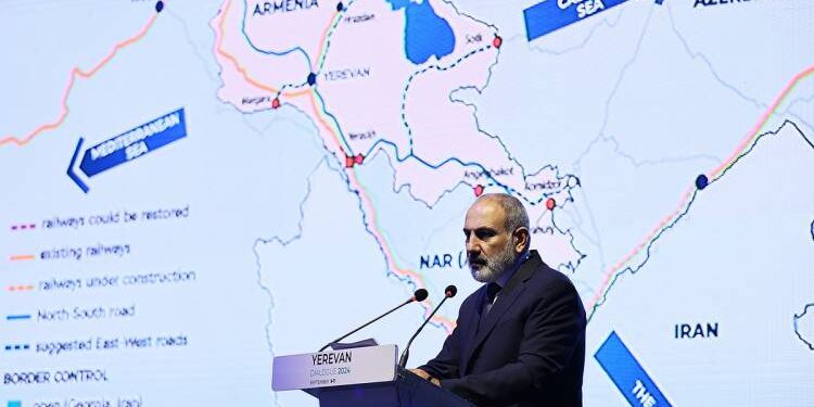 Տպավորություն է, որ երբեմնի դուխով վարչապետն առաջիկայում խնդրագիր-աղերսագիր է հղելու Ալիևին կամ էլ լացելով լայվ է մտնելու. «Հրապարակ»