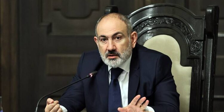 «Խրիմյան Հայրիկի ավանդած պատկերացումները հարդարել ենք, փաթեթավորել ժապավեններով ու ժանյակներով, բայց աշխարհը ճանաչելու մեր մեթոդի մեջ շատ բան չենք փոխել»․ Փաշինյան