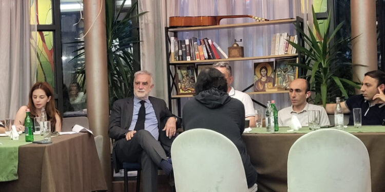 Օկամպոն արցախյան քաղհասարակության ներկայացուցիչներին ներկայացրել է արցախցիների իրավունքների միջազգային պաշտպանության վերաբերյալ իր մոտեցումները