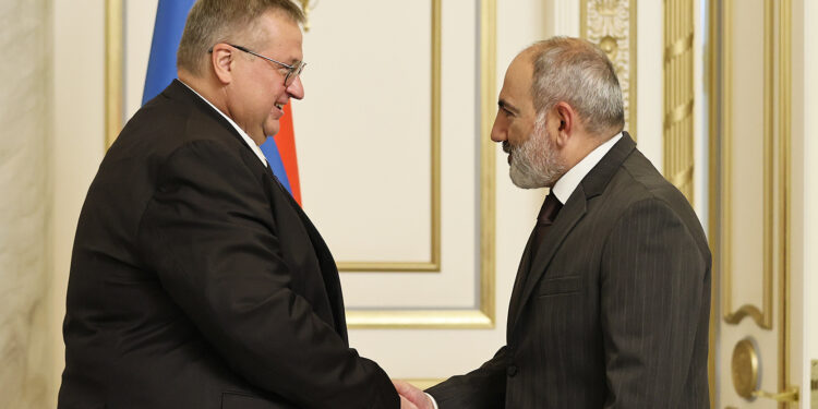 Փաշինյանն ընդունել է Ալեքսեյ Օվերչուկին