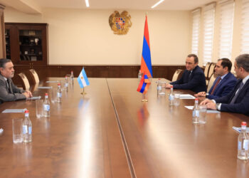 Սուրեն Պապիկյանն Արգենտինայի դեսպանի հետ քննարկել է պաշտպանության բնագավառում համագործակցության հնարավորությունները