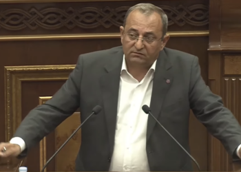 «Ինչի՞ց եք վախենում, խուսափում. Արցախի ժողովրդի կողմից ընտրված անձինք կան, դուք չէ, որ պետք է որոշեք այդ ժողովրդի փոխարեն». Արծվիկ Մինասյան