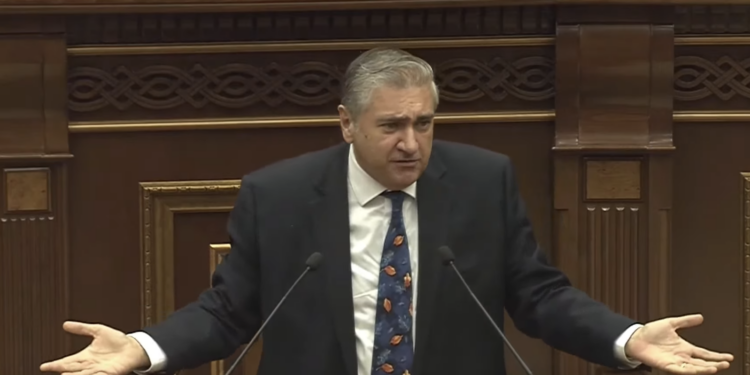 «Եթե ՊԲ-ն չէր ենթարկվում ՀՀ իշխանություններին, ինչպե՞ս Փաշինյանը թուղթ ստորագրեց, որ Քարվաճառից դուրս գան, դե թող մի թուղթ էլ ստորագրի, որ Իսրայելը Գազայից դուրս գա». Խաչատրյան