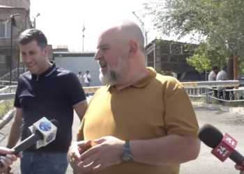 Արմեն Աշոտյանը Նուբարաշեն ՔԿՀ-ից ազատ արձակվեց, լրագրողներին նրա հետ խոսելու հնարավորություն չտրվեց