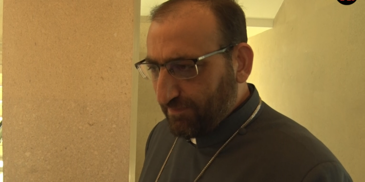 Բագրատ սրբազանի հոգևոր ծառայությունը դադարեցվե՞լ է, թե՞ սառեցվել. Արշակ սրբազանի մեկնաբանությունը. տեսանյութ