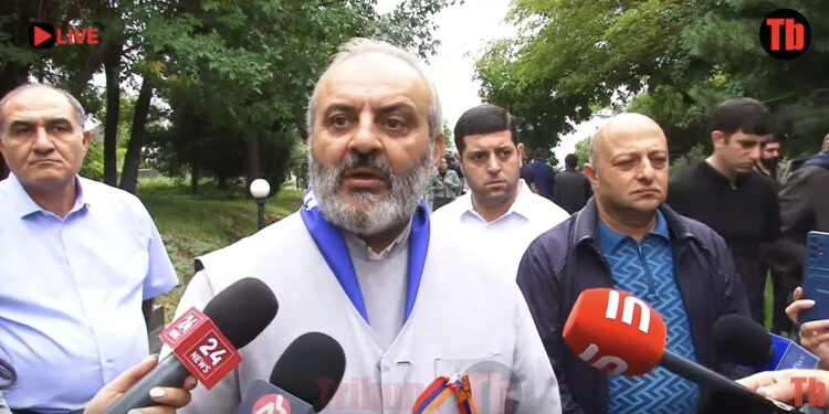 Տուն պիտի վերադառնանք, կերտենք մեր հաղթանակների շքերթը. Բագրատ սրբազան. տեսանյութ