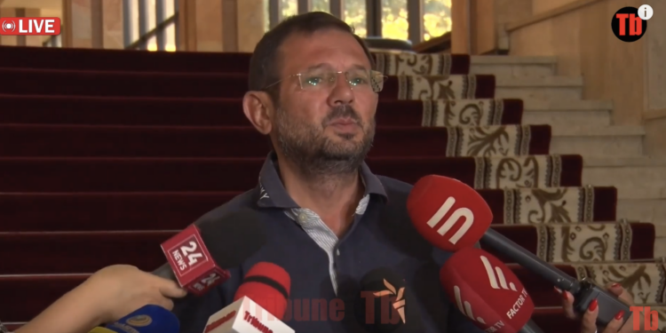 Դիվանագիտական սկանդալ կար բրոշյուրում, որը Փաշինյանը բաժանում էր. Գեղամ Մանուկյան. տեսանյութ