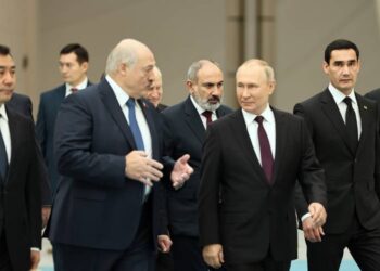 Փաշինյանը բաց չի թողնի ցարին տետատետ շնորհավորելու, նրա «խաչը համբուրելու» առիթը. «Հրապարակ»