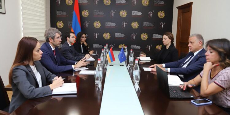 Վիզայի ռեժիմի ազատականացում, բյուջետային աջակցություն. Գրիգոր Մինասյանն ու ԵՄ դեսպանը քննարկել են արդարադատության ոլորտում գործակցության ընդլայնման հնարավորությունը