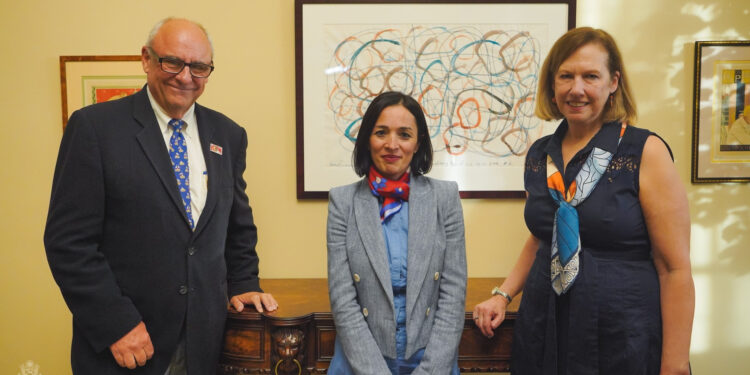 Դեսպան Քվինը և Ժաննա Անդրեասյանը ներկա են եղել Վիլյամ Սարոյանի կտավներից մեկի ցուցադրությանը