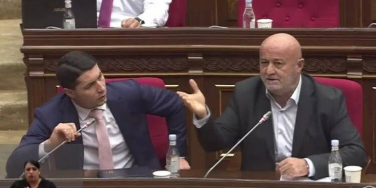 Աղազարյանը երդում է տվել, որ ապացուցելու է կա՛մ իր անմեղությունը, կա՛մ այն, որ Քյարամյանը ստում է. «Հրապարակ»