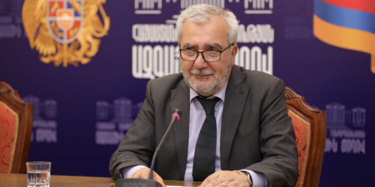 «Մամուլի աղբյուր կարո՞ղ եք նշել, եթե՝ չէ, ուրեմն՝ սուտ եք խոսում». Անդրանիկ Քոչարյանը՝ իրեն հանձնաժողովի նախագահի պաշտոնից հեռացնելու մասին