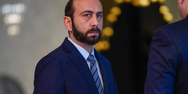 Արարատ Միրզոյանը մեկնել է Մոսկվա