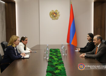 Արմեն Գիգորյանը Գերմանիայի դեսպանի հետ հարավկովկասյան տարածաշրջանում անվտանգային իրավիճակն է քննարկել