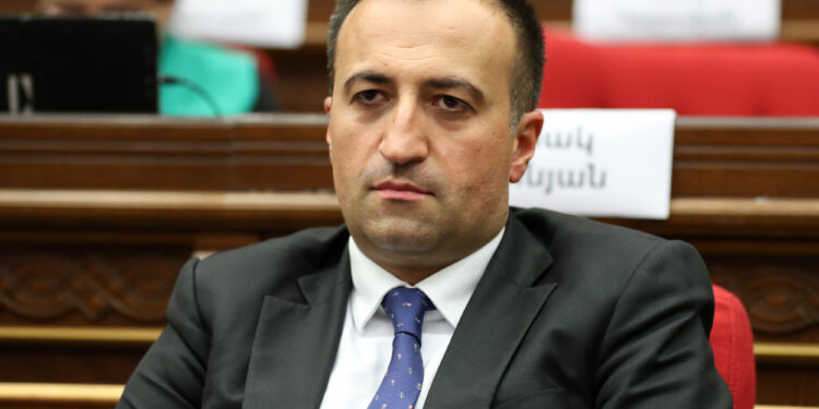 Արսեն Թորոսյանը հարցաքննության կհրավիրվի` «Քովիդի» շրջանում ենթադրյալ չարաշահումների գործով․ «Ժողովուրդ»