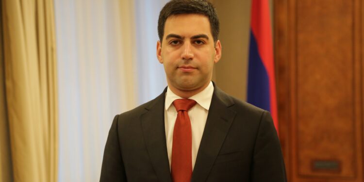 «Մեր նպատակին չենք հասել, քանի դեռ ստվերի մասին վկայող ակնհայտ դեպքերը մեր քաղաքացիների աչքի առաջ են». ՊԵԿ նախագահը շնորհավորել է հարկային ծառայողներին՝ ծառայության ստեղծման օրվա առթիվ