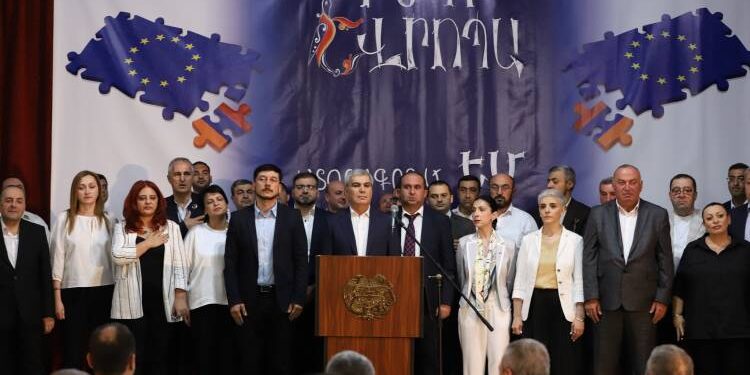 «Եվրաքվեին» թույլատրել են ստորագրություններ հավաքել նաև հանգստյան օրերին. «Հրապարակ»